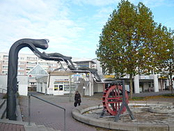 Der Schmuckbrunnen vor dem Einkaufszentrum Am Mühlengrund