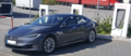 Tesla Model S an einem Supercharger