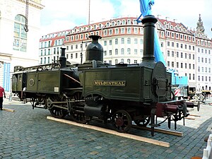 Lokomotive Muldenthal der Bockwaer Eisenbahn als Exponat vor dem Verkehrsmuseum Dresden