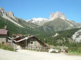 A narrow valley in Névache