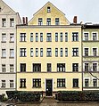 Mietshaus in geschlossener Bebauung, mit Vorgarten