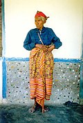 Rituele kleding van man, West-Timor, 1992.