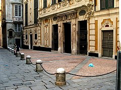 Façade in Piazza di Pellicceria