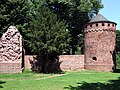 Rundturm und Burgmauer