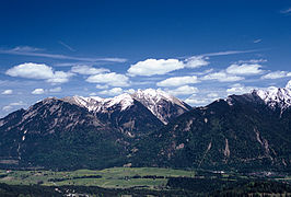 Blik vanaf de Hohe Kranzberg bij Mittenwald op de Soierngroep