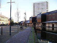 Lagerhäuser am Kanalhafenbecken in Coventry