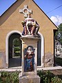 Pieta-szobor a temetőben