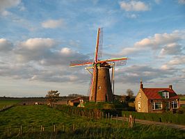 de molen in zijn omgeving