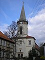 Kirche mit Ausstattung sowie Kirchhof mit Umfassungsmauer und historischen Grabsteinen einschließlich Kriegerdenkmäler von 1870/71 und 1914/18