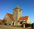 katholische Pfarrkirche Christkönig mit Pfarrhaus