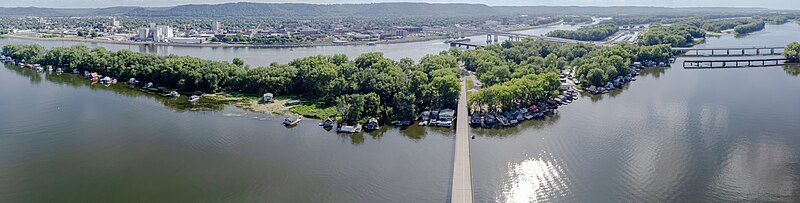 Latsch Island boathouse community