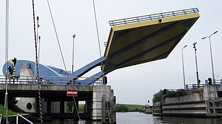 Slauerhoffbrug rising.