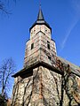 Kirche mit Feldsteinmauer