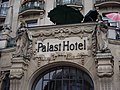 Eingang zum Palast-Hotel