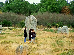 Large upright in the Ménec alignment