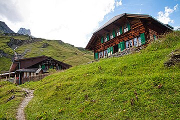 Obere Bundalp Talfassade Mehrzweckbau