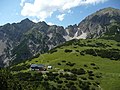 Solsteinhaus vor Kuhljochspitze und Erlspitze