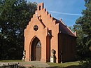 Friedhofskapelle mit Grabmälern und Leichenhalle