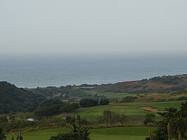 Golfbaan van de club met uitzicht op de Indische Oceaan