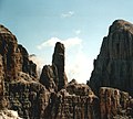 Il Campanile visto dalla ferrata Brentari. A destra la Cima Brenta Alta