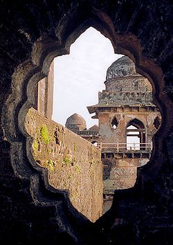 Der Palast Jahaz Mahal in Mandu