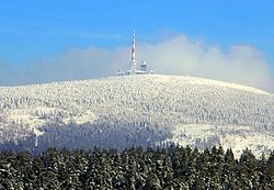 A Brocken Torfhaus településről nézve, télen