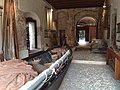 Die Burg beherbergt heute ein Heimat­museum, hier eine Ansicht des „Sala della Pesca“ (Fischereisaal)