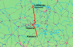 Mapa przebiegu linii kolejowej 6193 (Lübbenau–Senftenberg)[1], 6198 (Brieske–Hosena)[1], 6194 (Hosena–Kamenz)[1]