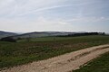 Rühler Schweiz, Landesstraße 580 zwischen Rühle und Golmbach, Blick von der Passhöhe nach Südwesten bis ins Wesertal und zum Köterberg