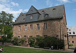 Das Deutsche Haus von der Elisabethkirche gesehen