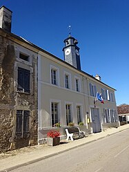 The town hall in Rugny