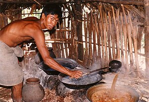 బర్మా దేశంలో బెల్లం తయారీ. బెల్లం (Jaggery) ఒక తియ్యని ఆహార పదార్ధము. దీనిని సాధారణంగా చెరకు రసం నుండి తయారుచేస్తారు.