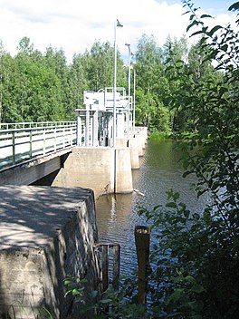 Weir at the Northwestern end of lake Inhottu.