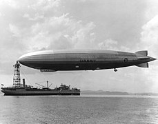 dann mit einem gecharterten US-Zeppelin bis Samoa.