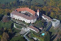 Luftaufnahme der Burg Bernstein