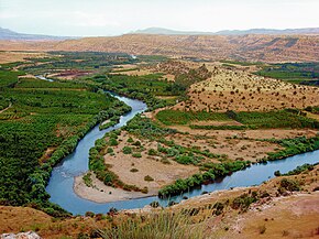 Erbil yakınında Büyük Zap Nehri'nin görünümü