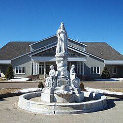 Statue of Queen Victoria in The Glades. Sculpted in marble, it was erected in 1913 by Jordan LifeCare founder Jeanette Jordan in memory of her late husband.