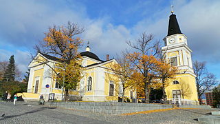 Gamla kyrkan (Bassi, 1824) med klokketårn (Engel, 1828). Foto: Brylie Oxley