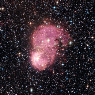 Abbildung des Emissionsnebels NGC 248 aus Aufnahmen des Hubble-Weltraumteleskops