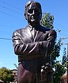 Ray Warren statue