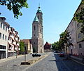 2011: Andreaskirche mit Alter Waage am Südende des Marktes