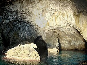 Το σπήλαιο της Χύτρας