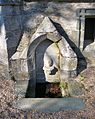 Historischer Brunnen an der Kapelle St. Philibert von Plonéour-Lanvern