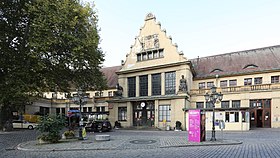 Empfangsgebäude von der Stadtseite