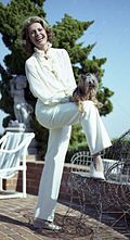 Cyd Charisse auf ihrer Terrasse in Los Angeles, 1987