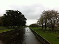 Der Liesbeek River in Rosebank mit Blick nach Mowbray zur Durban Road