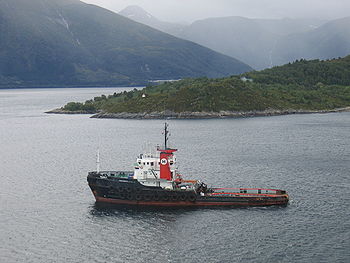 De AHT Husky in het Sullafjord bij Ålesund.