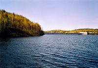 Stausee mit Staumauer