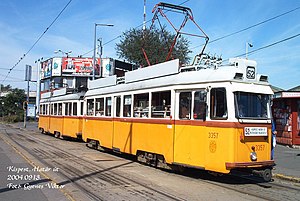 Triebwagen 3357 mit einem Schwesterfahrzeug, 2004