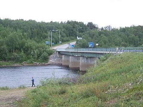 Grenzbrücke über die Anárjohka bei Karigasniemi von norwegischer Seite